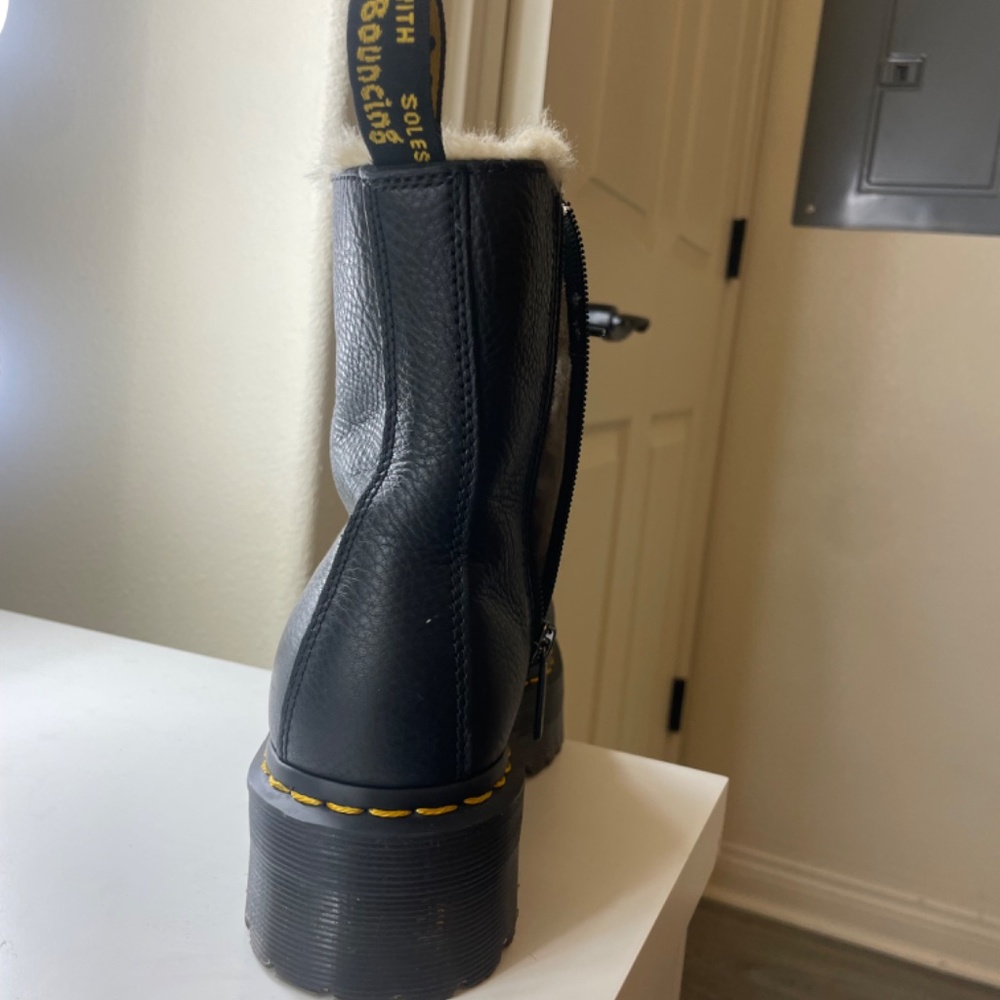 Doc Marten’s Leather Fur - Picture 8 of 11